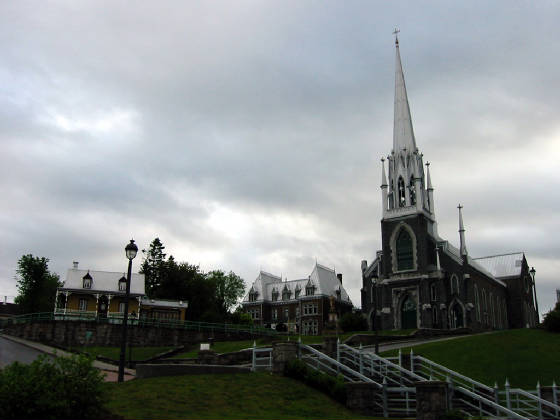 quebecchurch.jpg